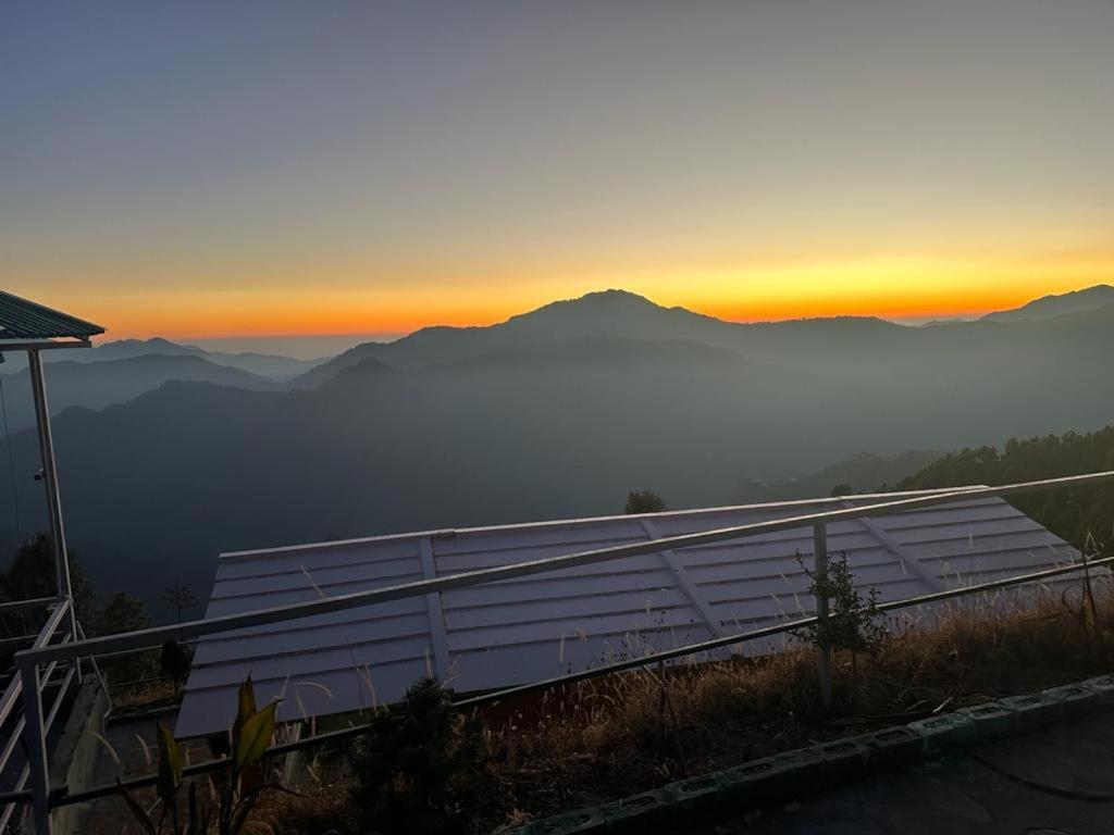 Drona Hills Resorts Kanatal Bagian luar foto