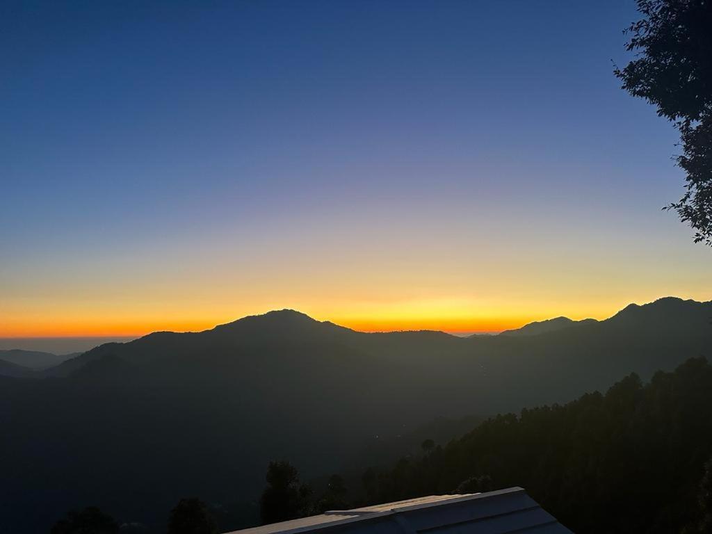 Drona Hills Resorts Kanatal Bagian luar foto