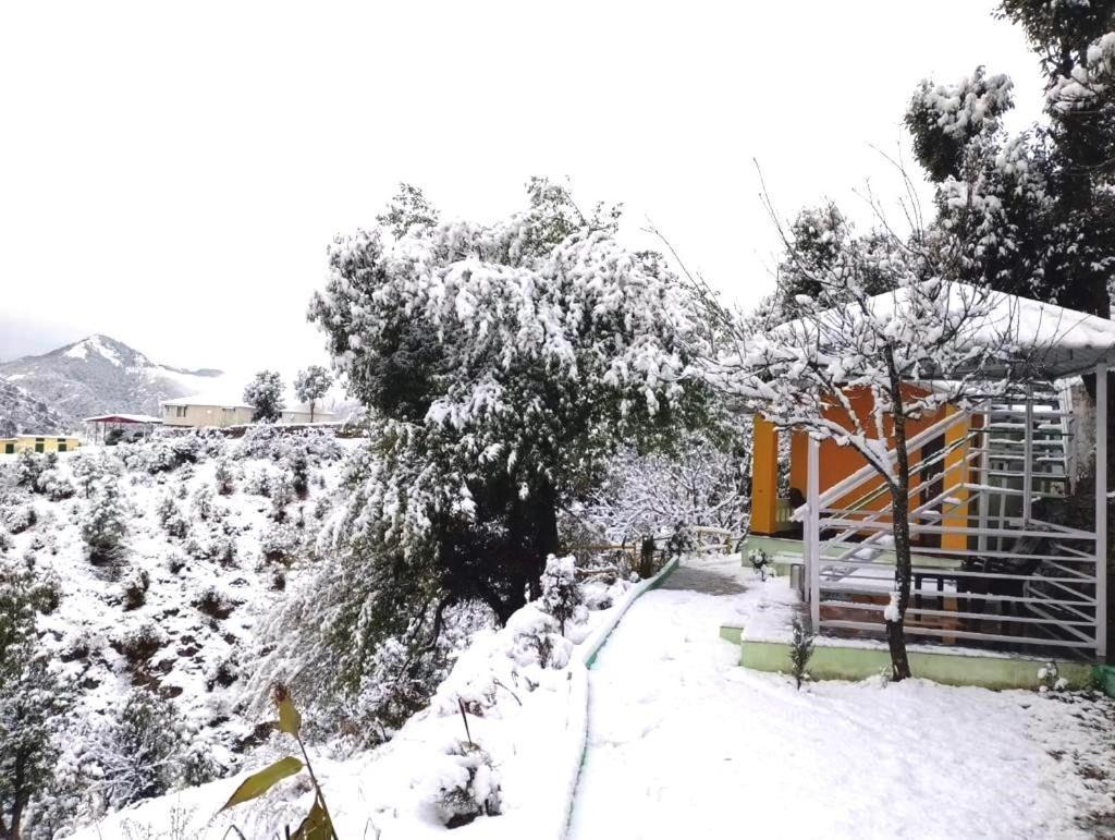 Drona Hills Resorts Kanatal Bagian luar foto