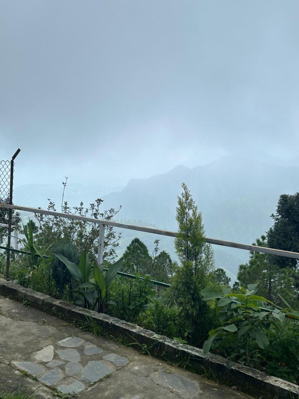 Drona Hills Resorts Kanatal Bagian luar foto