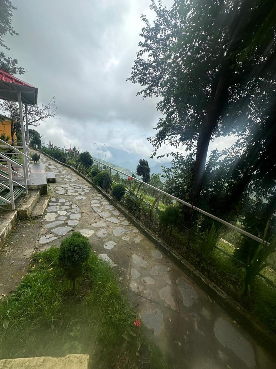 Drona Hills Resorts Kanatal Bagian luar foto