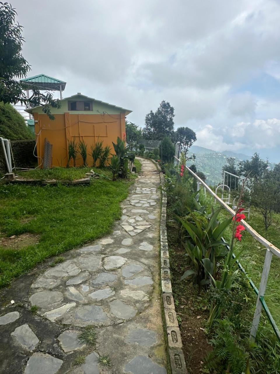 Drona Hills Resorts Kanatal Bagian luar foto